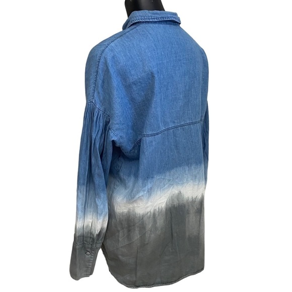 Davi & Dani Chambray Blue Gray Ombré Button Up Top Size Large - Picture 5 of 6